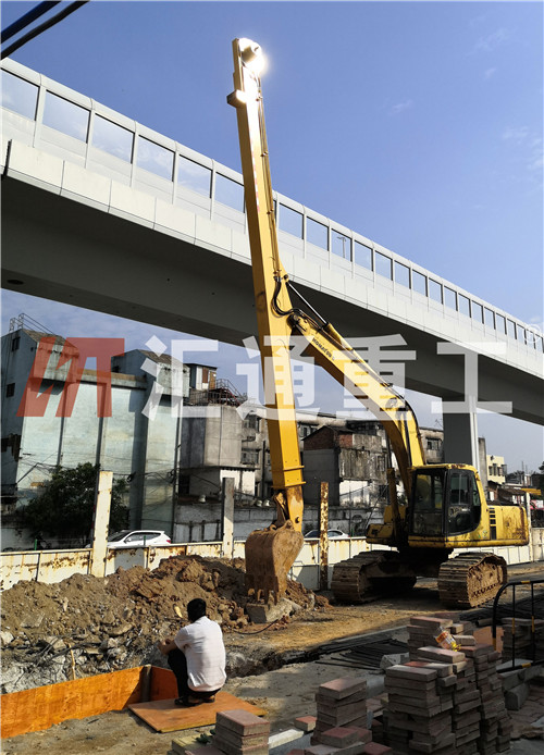 小型挖掘機(jī)伸縮臂